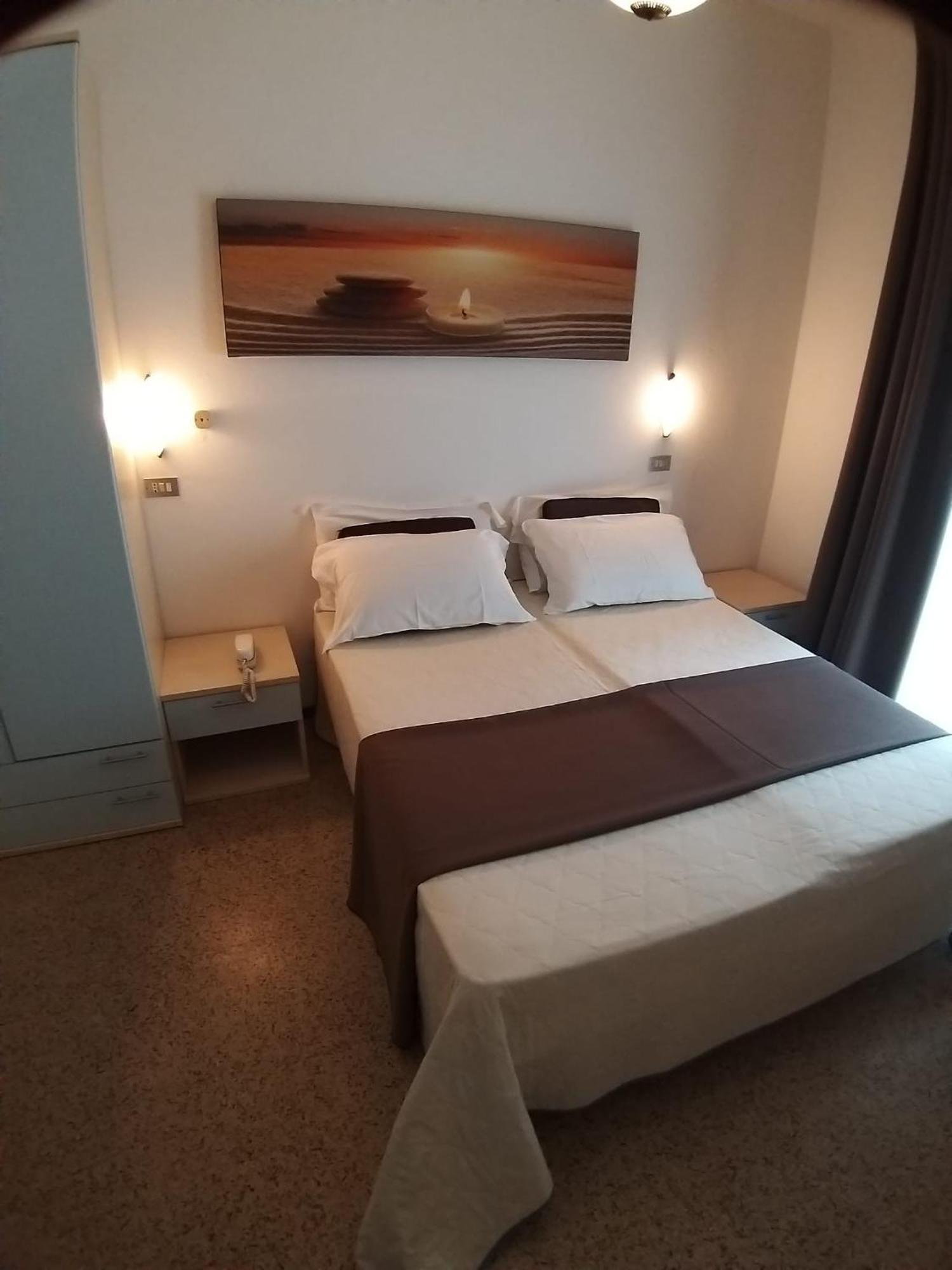 Hotel Ideal Ріміні Екстер'єр фото