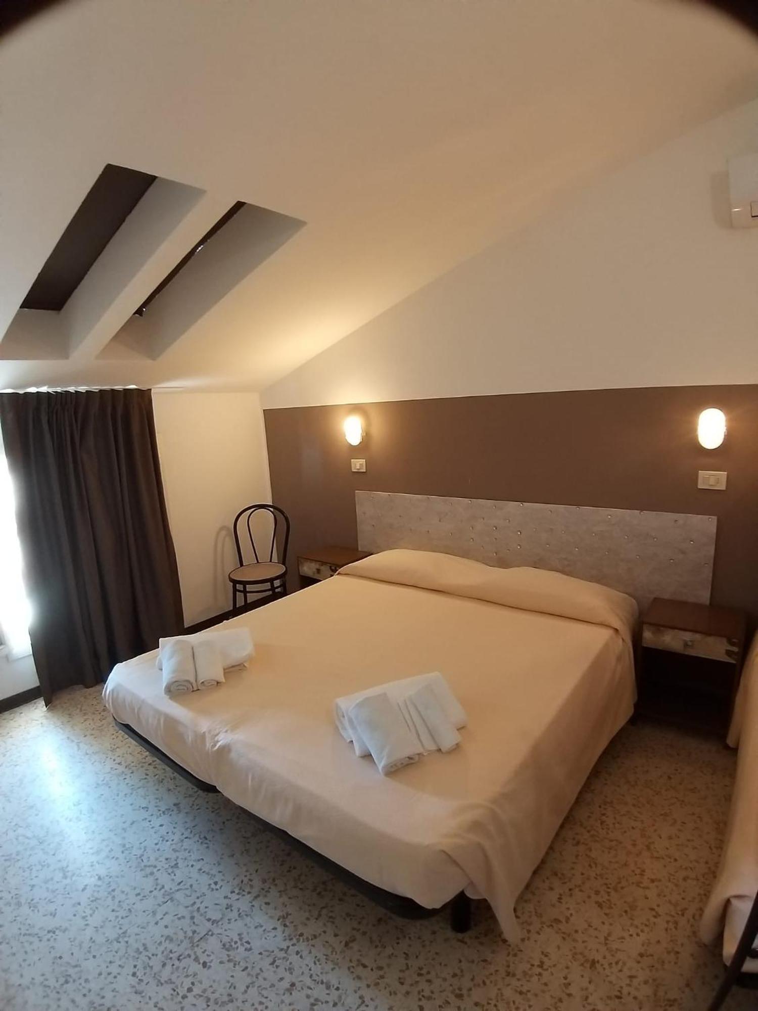 Hotel Ideal Ріміні Екстер'єр фото