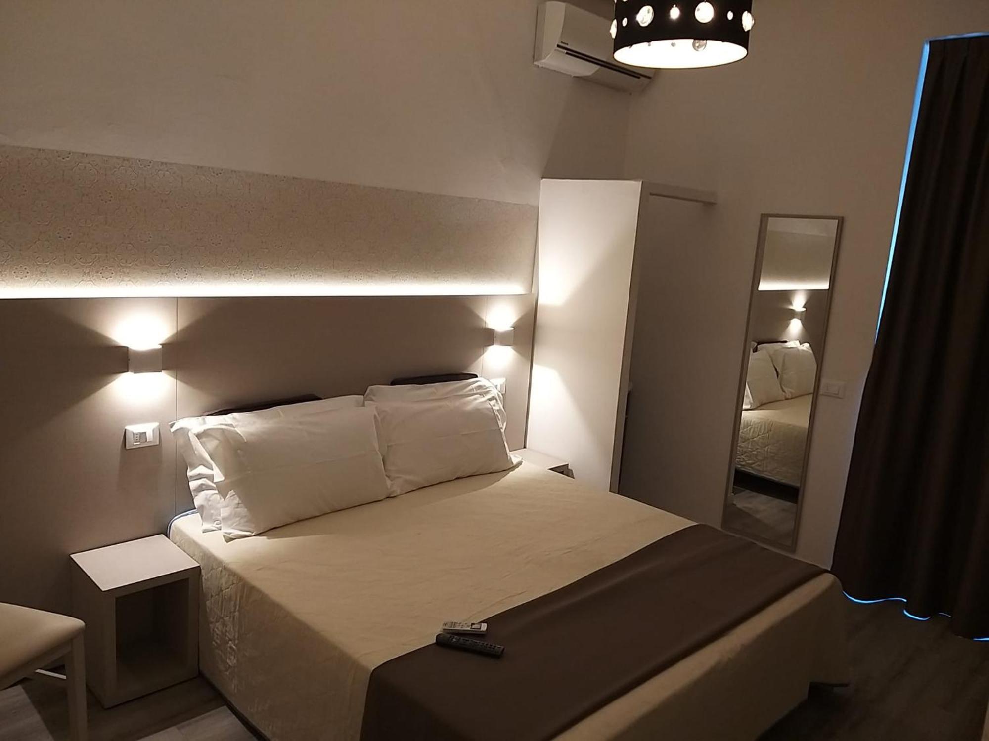 Hotel Ideal Ріміні Екстер'єр фото