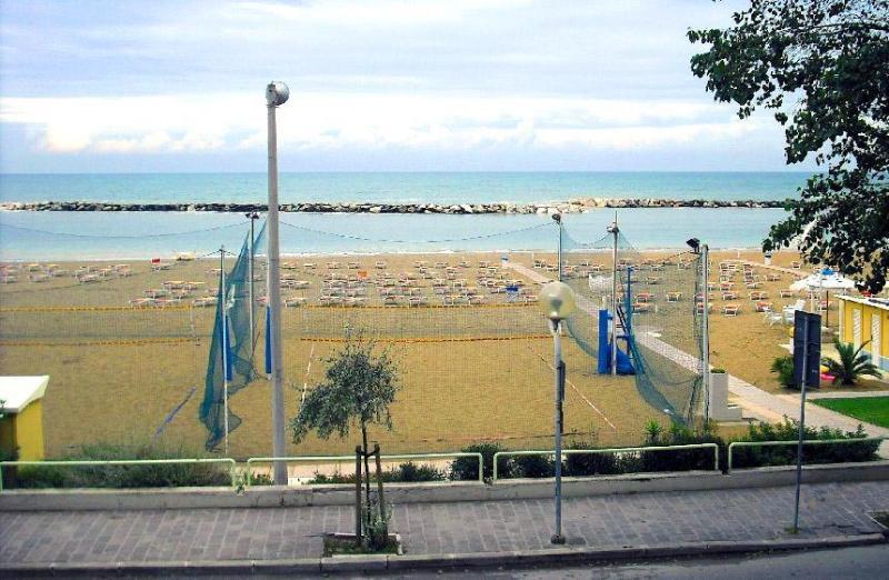Hotel Ideal Ріміні Екстер'єр фото